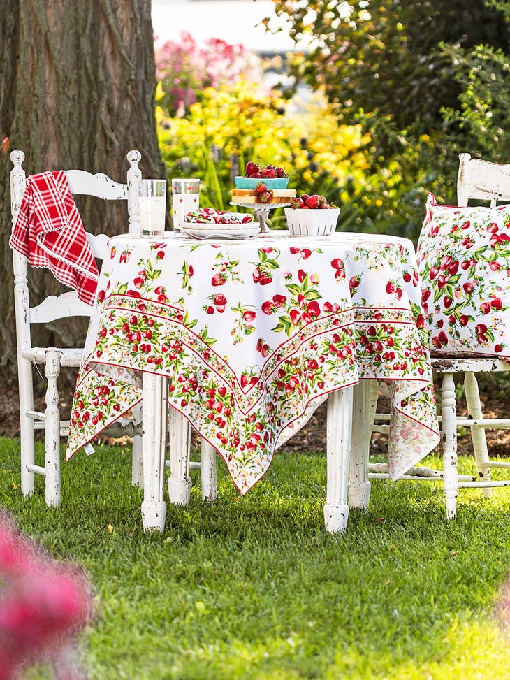 Strawberry Basket Tablecloth