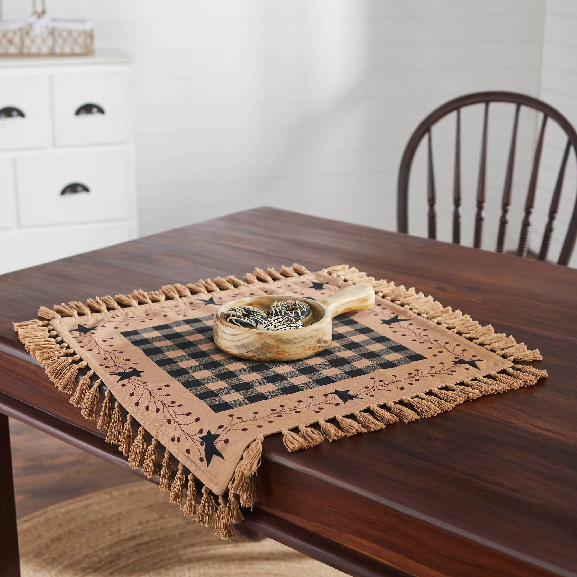 Pip Vinestar Table Topper