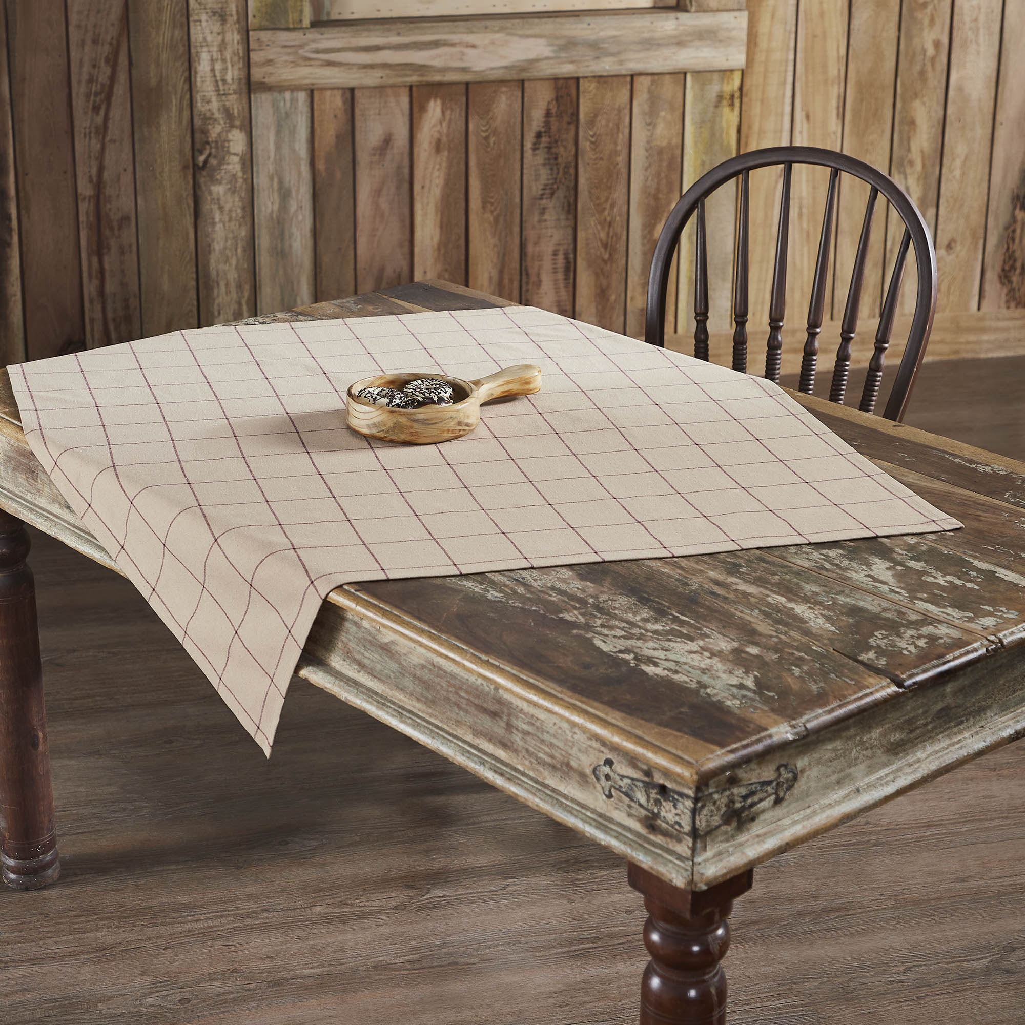 Connell Table Topper 40" x 40"