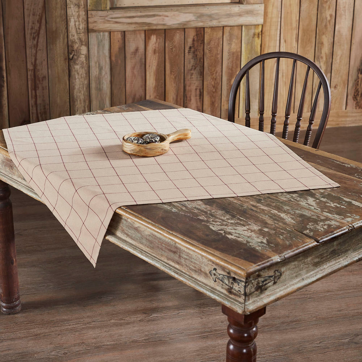 Connell Table Topper 40" x 40"