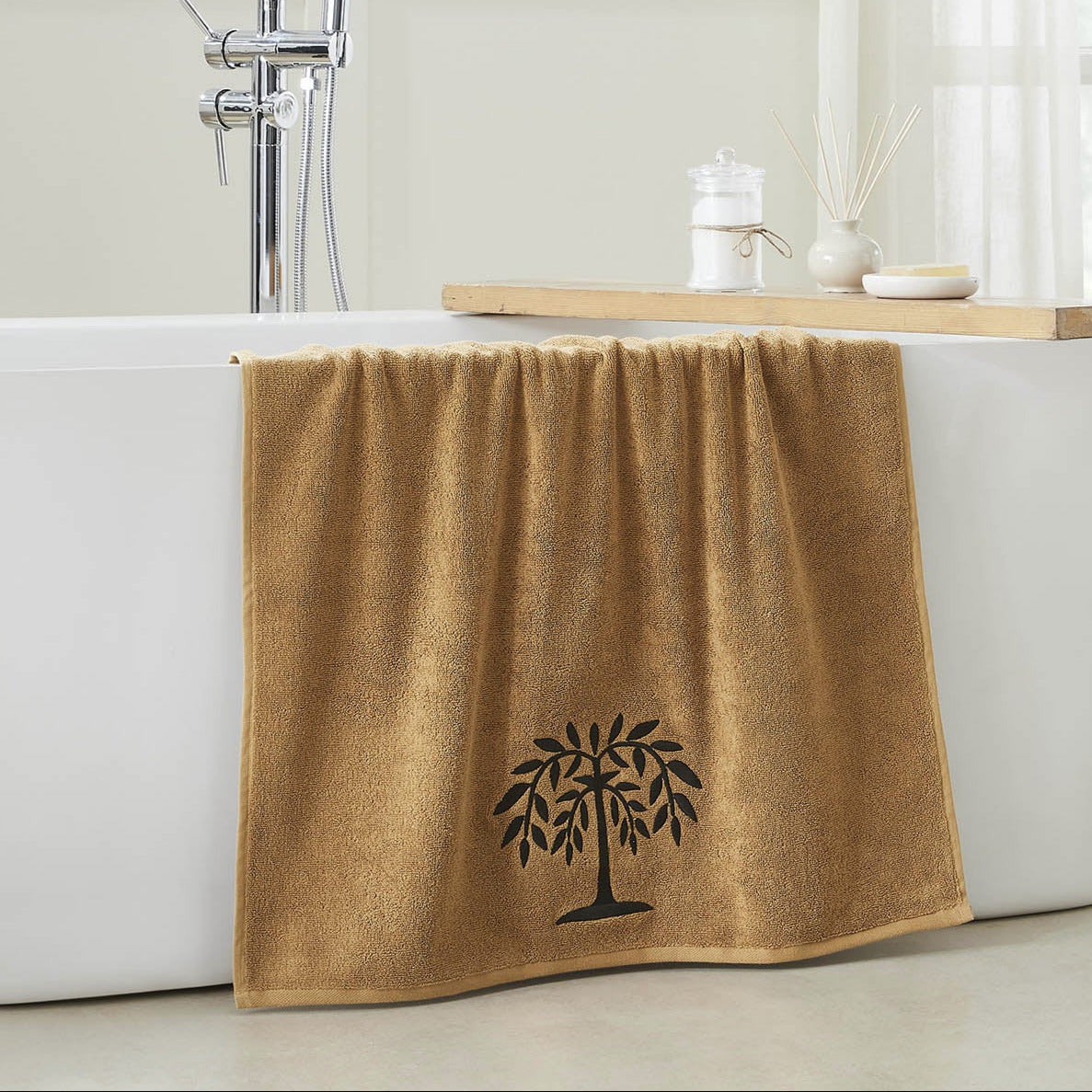 Black Willow Tree Embroidered Bath Towel Set of 2