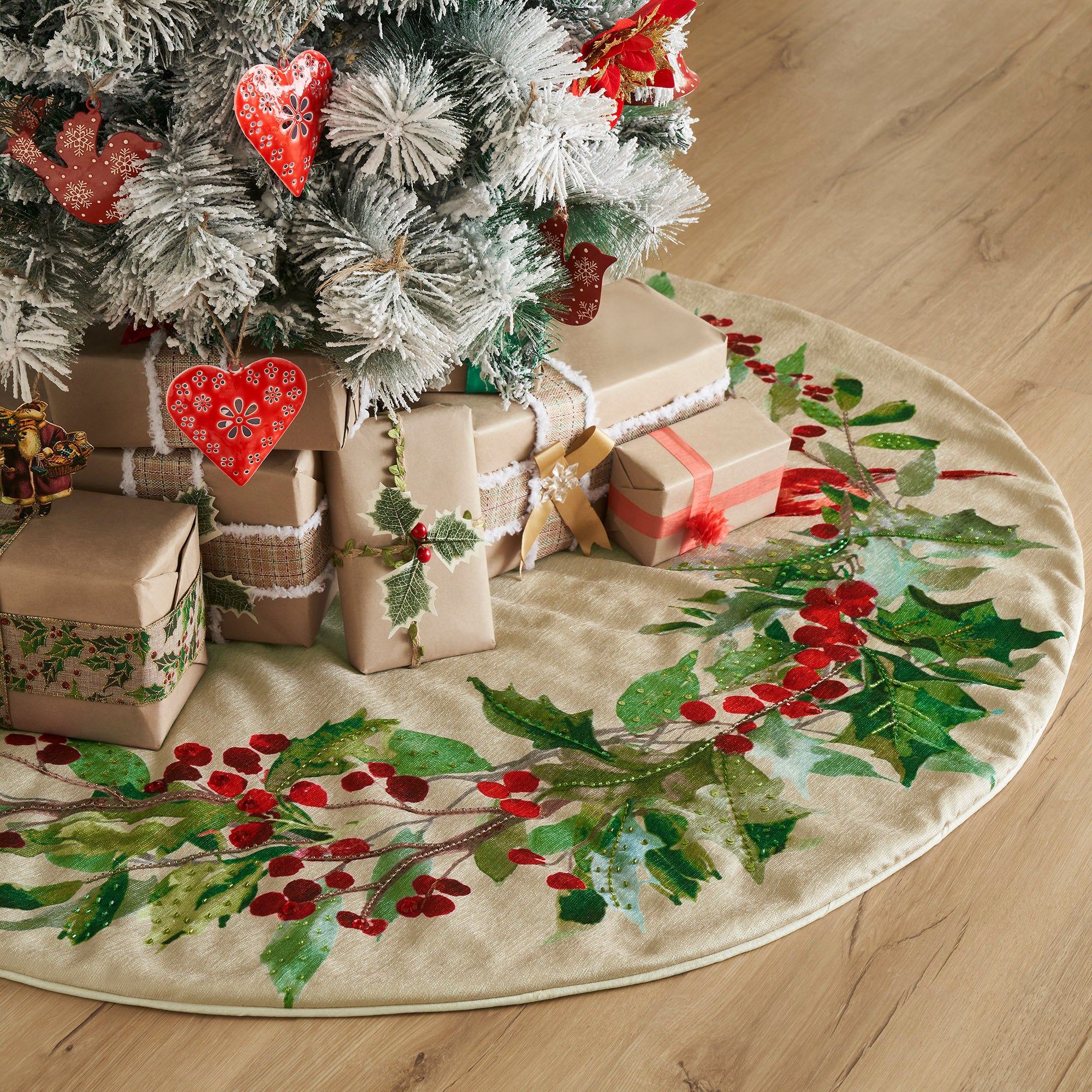 Holly Cardinal Tree Skirt