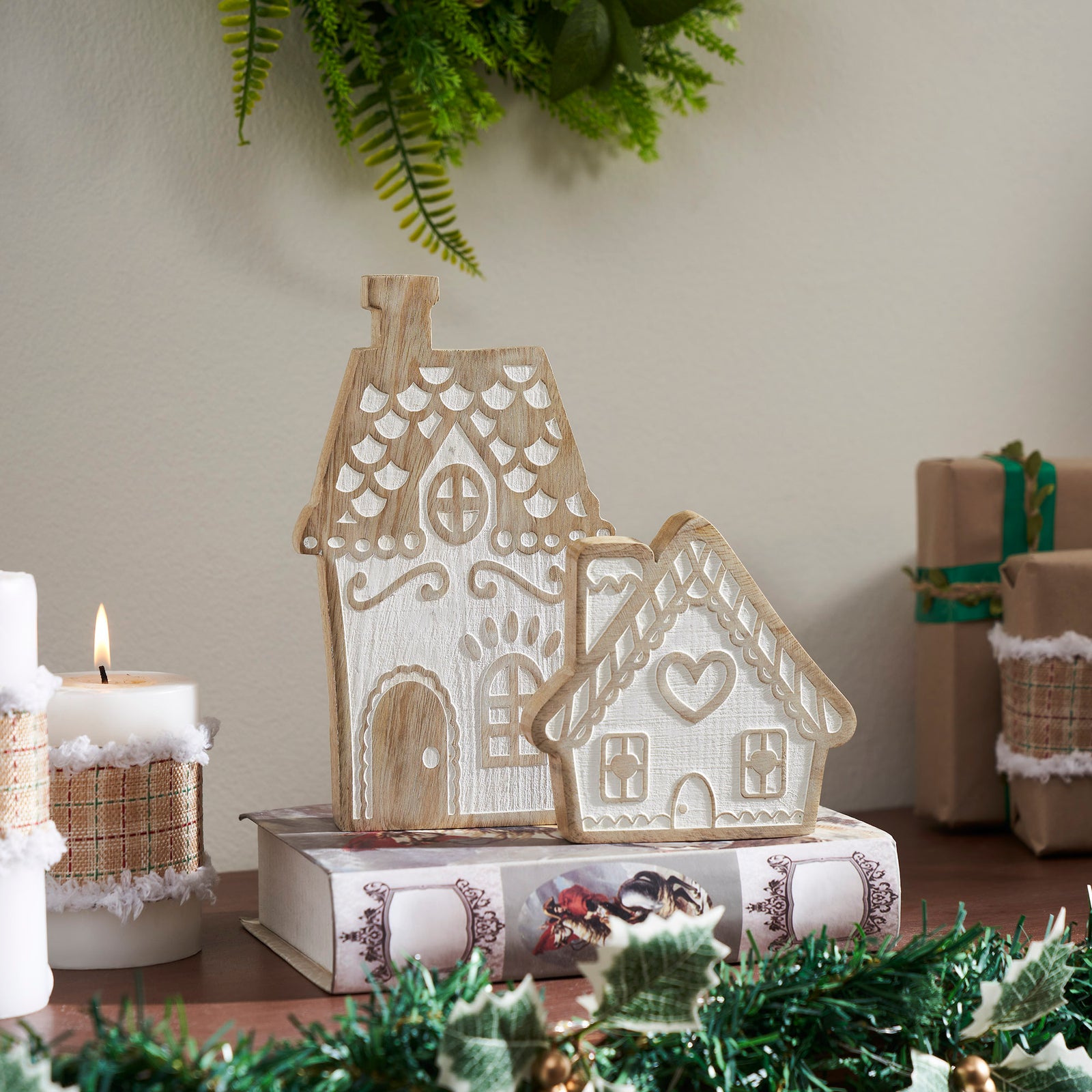 Gingerbread Drive Wooden House Set of 2