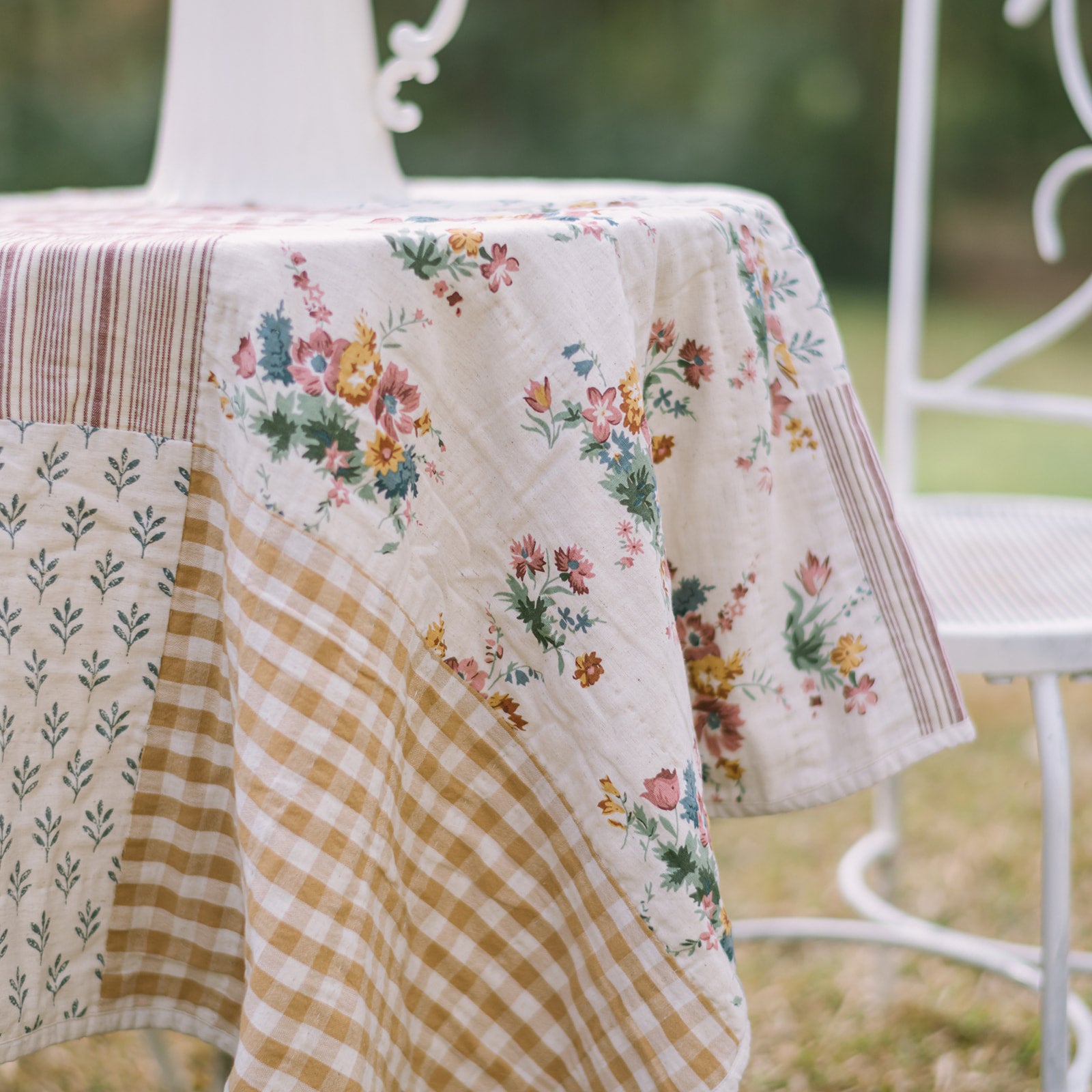 Rosehill Cottage Quilted Throw