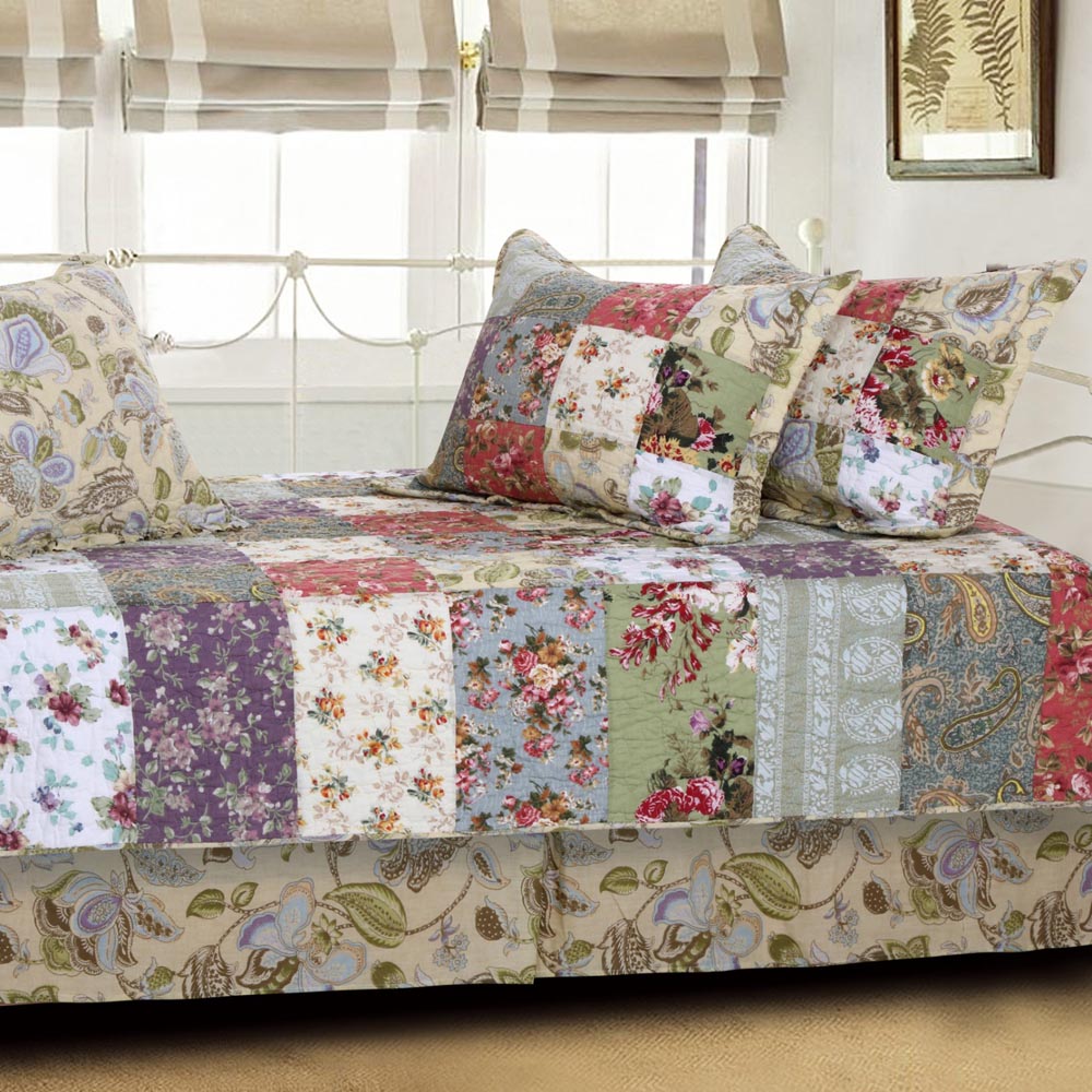 Blooming Prairie 5 Piece Daybed Quilt Set