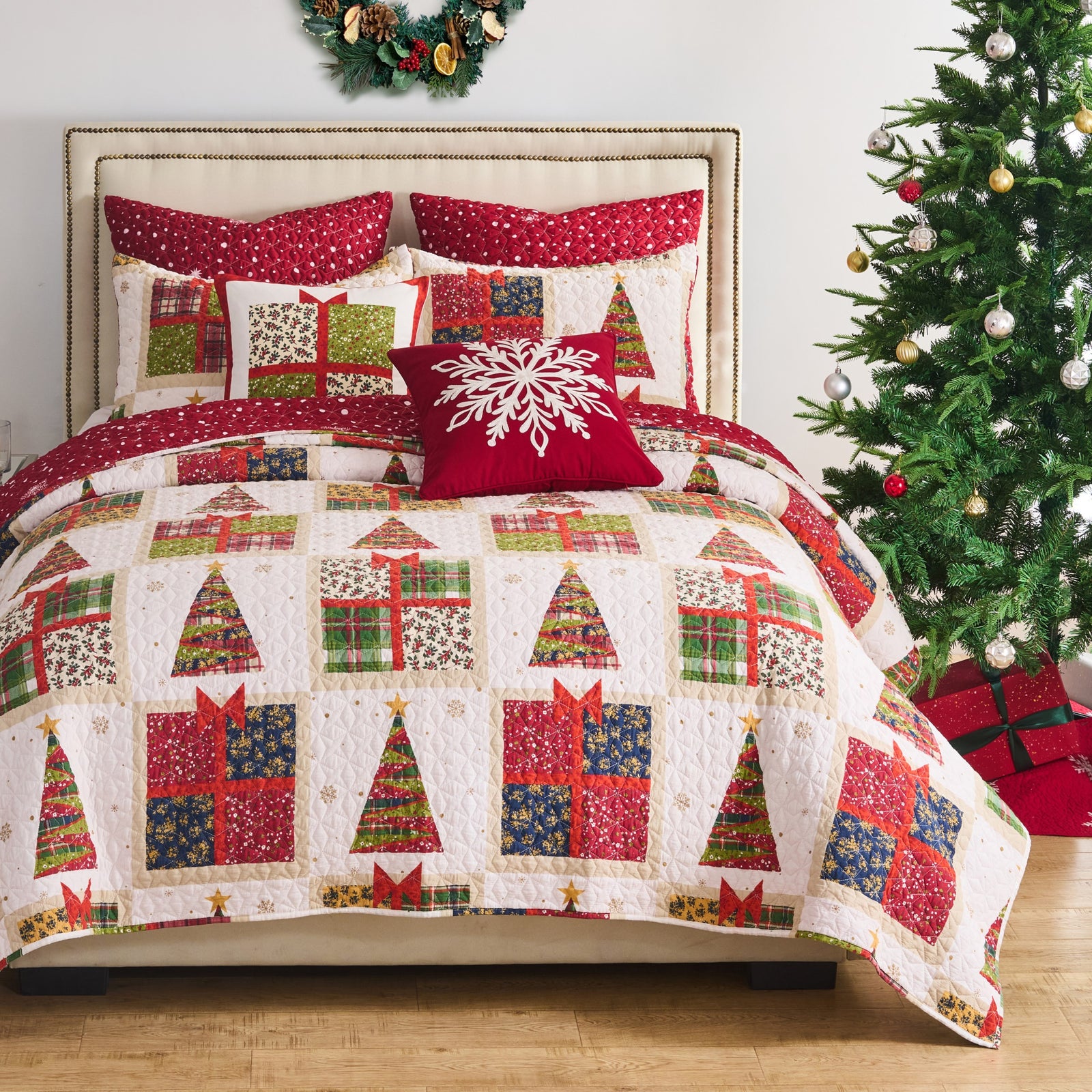Deck the Halls Quilt Set