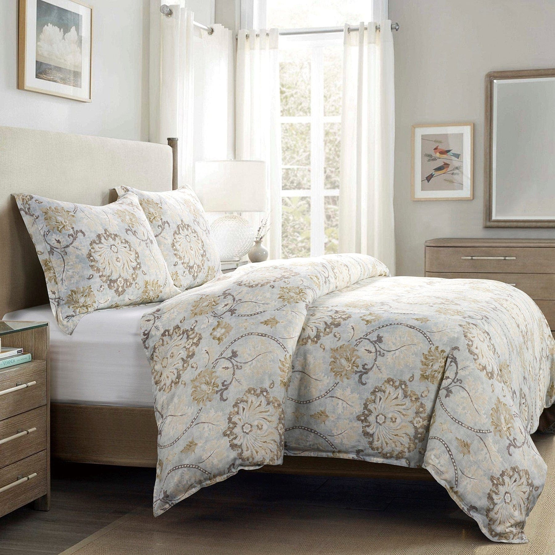 Dalia Comforter Set