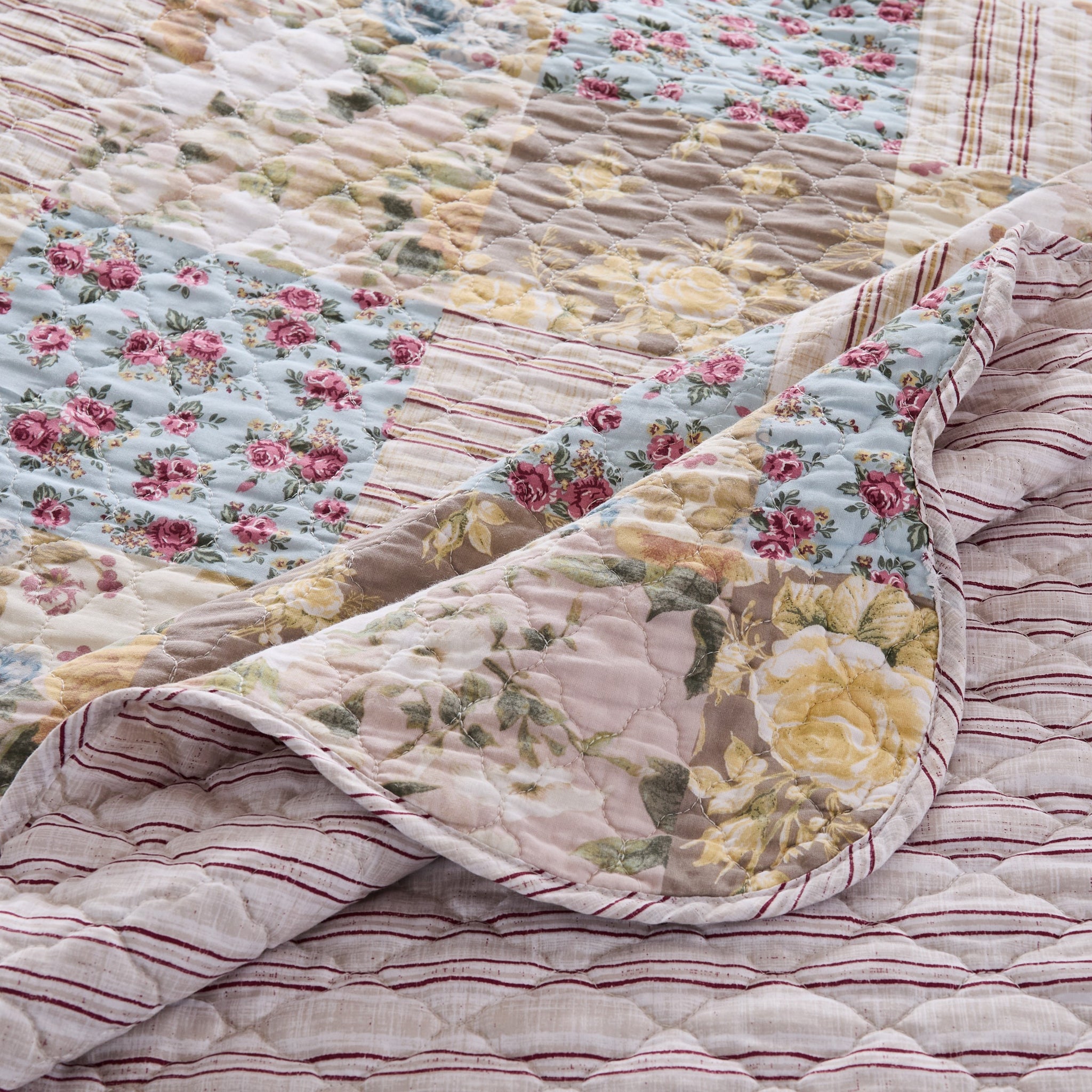 French Country Quilt Set - Retro Barn Country Linens