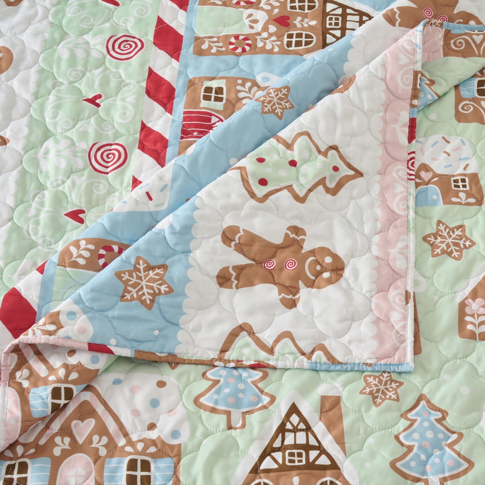 Gingerbread Lane Pastel Quilt Set