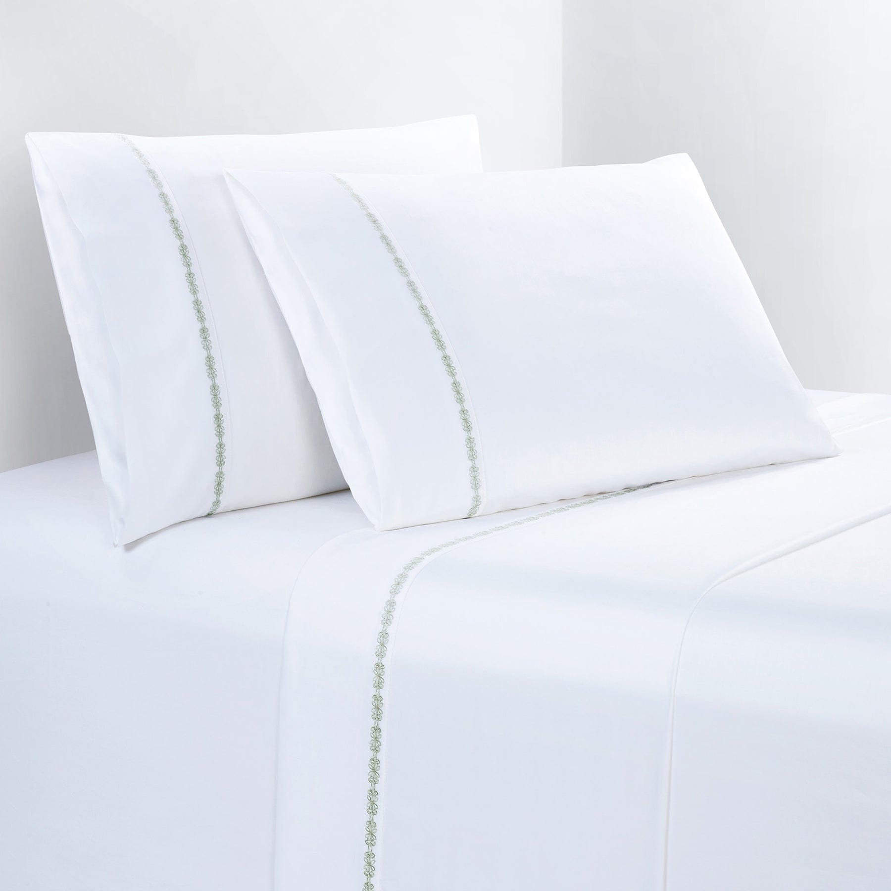 Laurel Embroidered Sheet Set