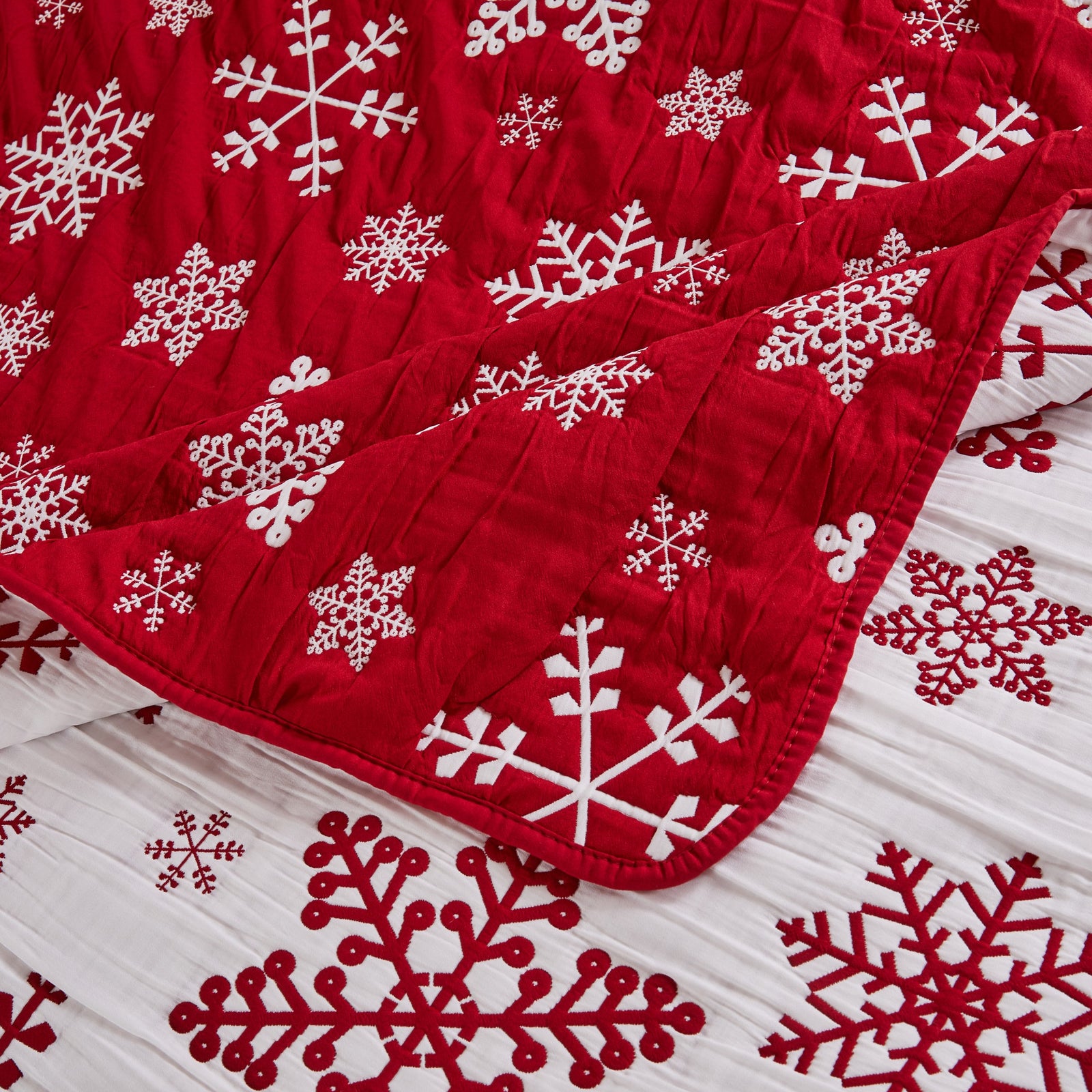 Snowflakes Matelasse Coverlet Set