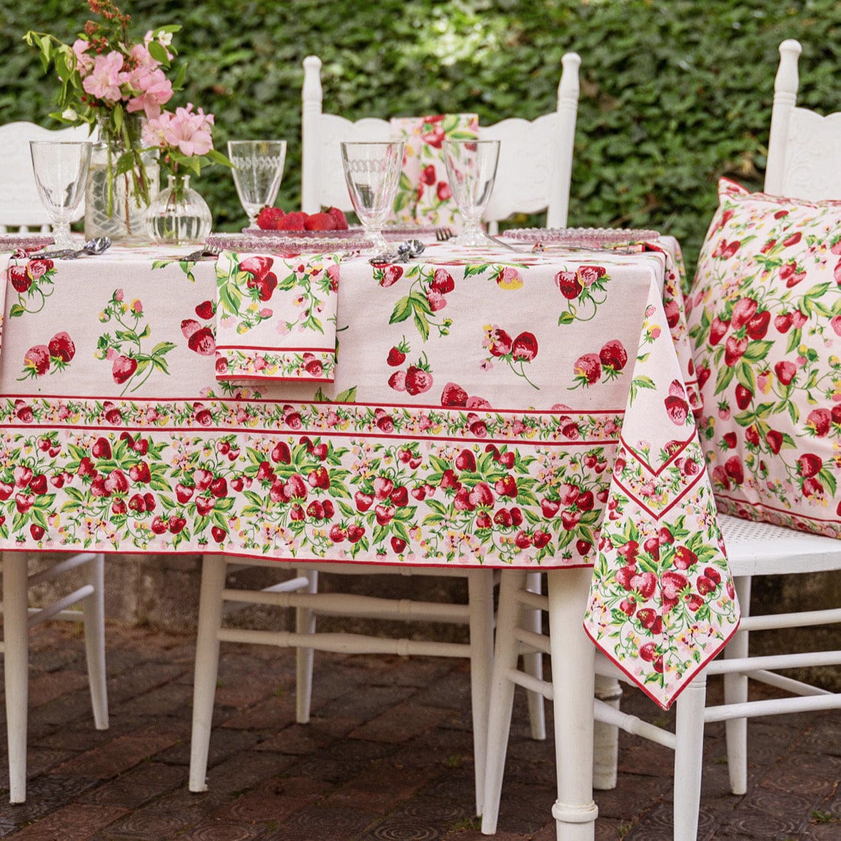 Strawberry Basket Sorbet Tablecloth