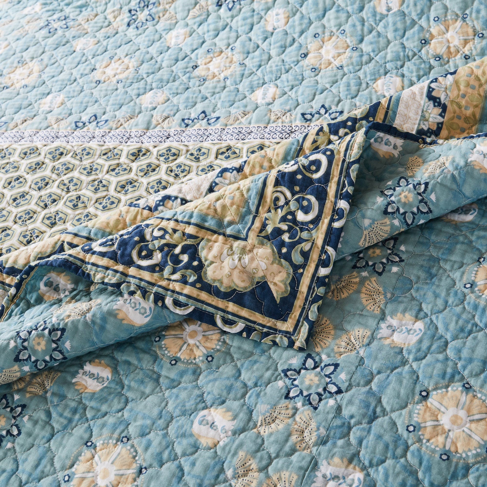 Thalia Blue Bedspread Set