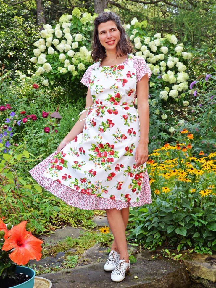 Strawberry Basket Vintage Style Apron