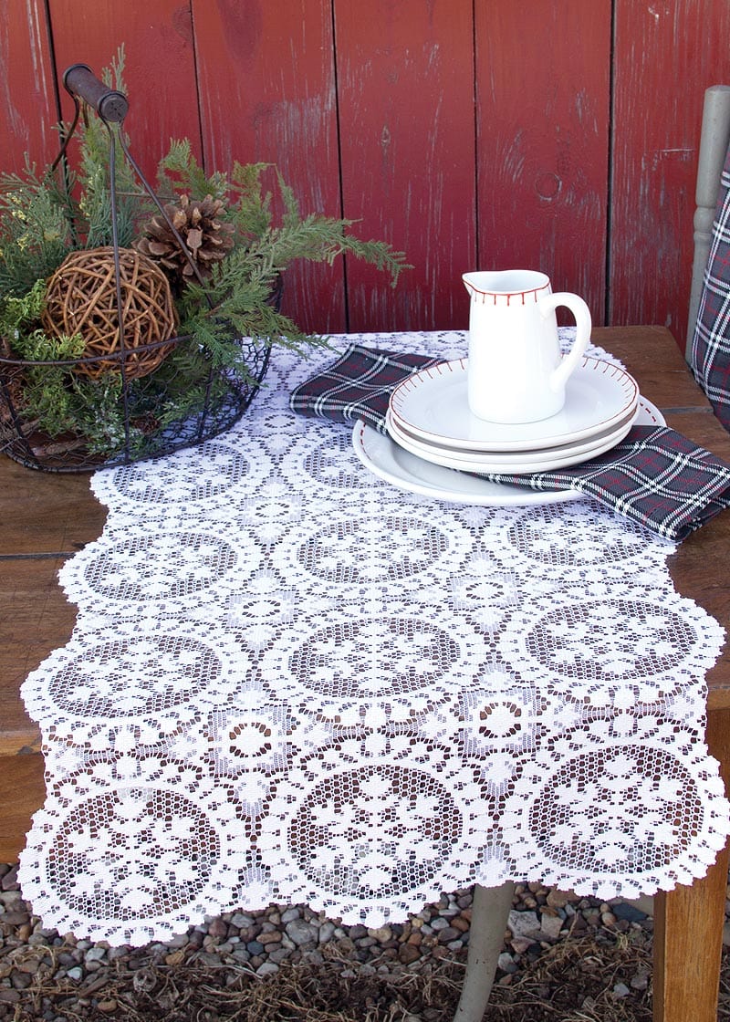 Yuletide Table Runner 36"