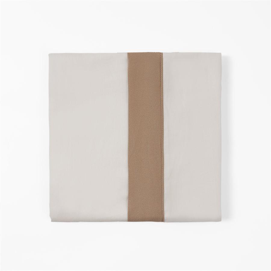 Cream Sheet Set with Tan Flange