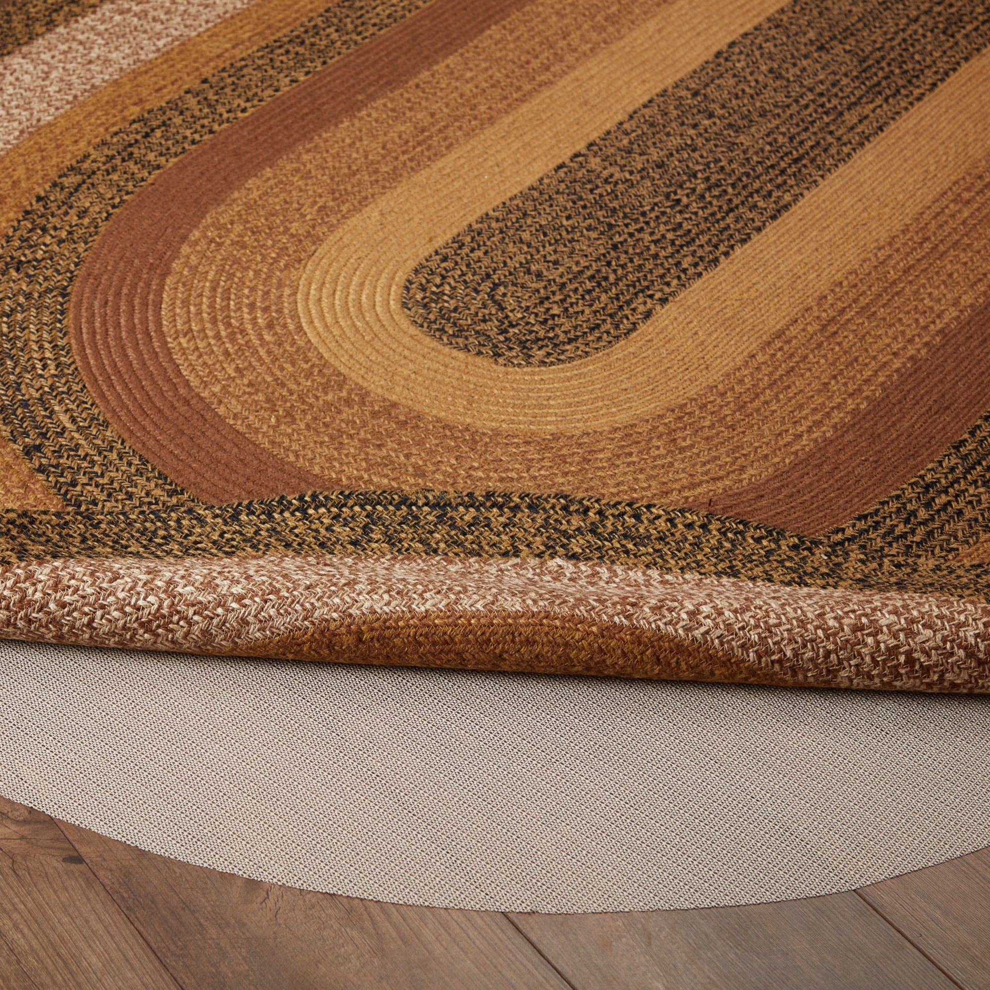 Kettle Grove Oval Braided Rug w/ Pad
