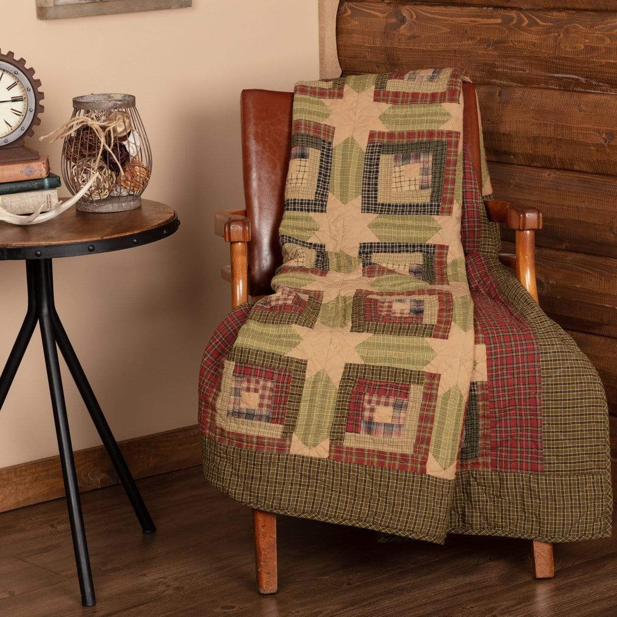 Tea Cabin Quilted Throw / Wallhanging