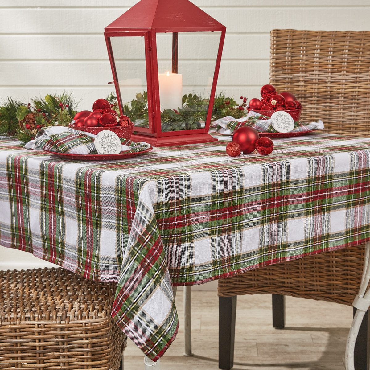 Balsam Berry Tablecloth