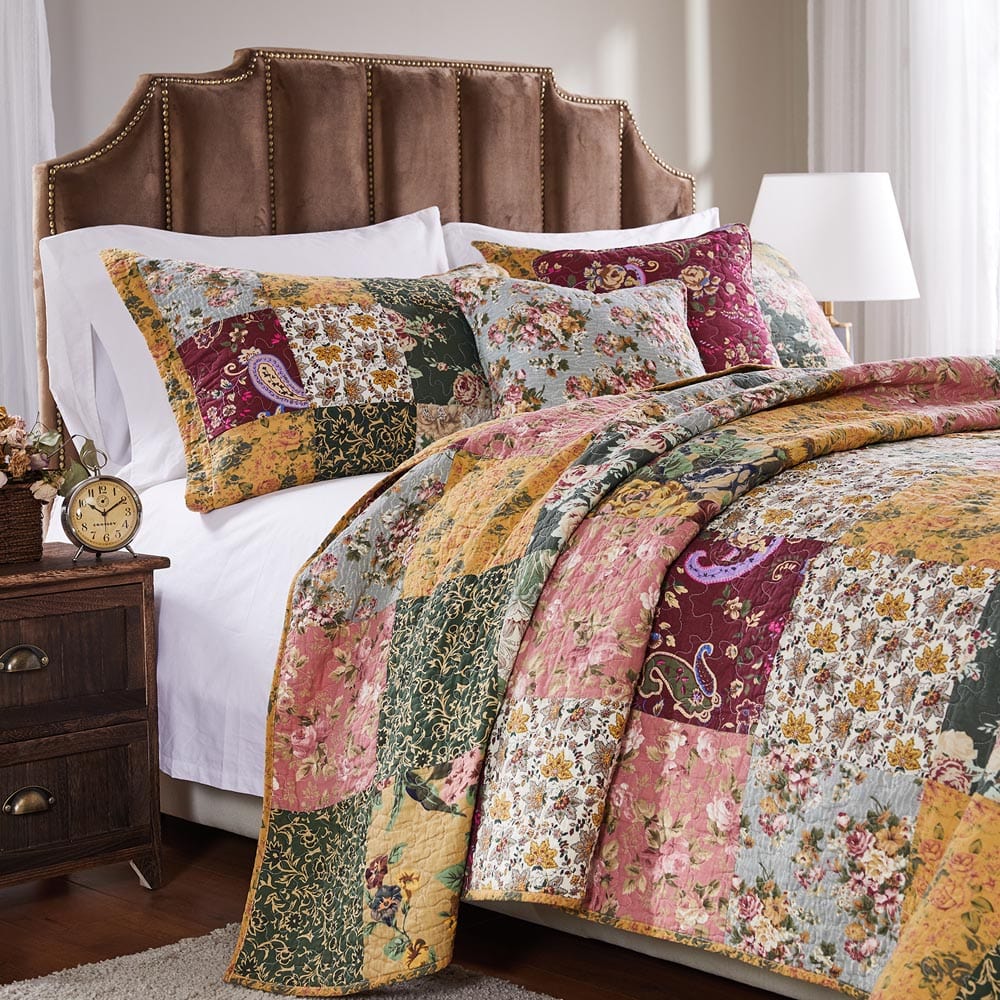 Antique Chic Quilt Set