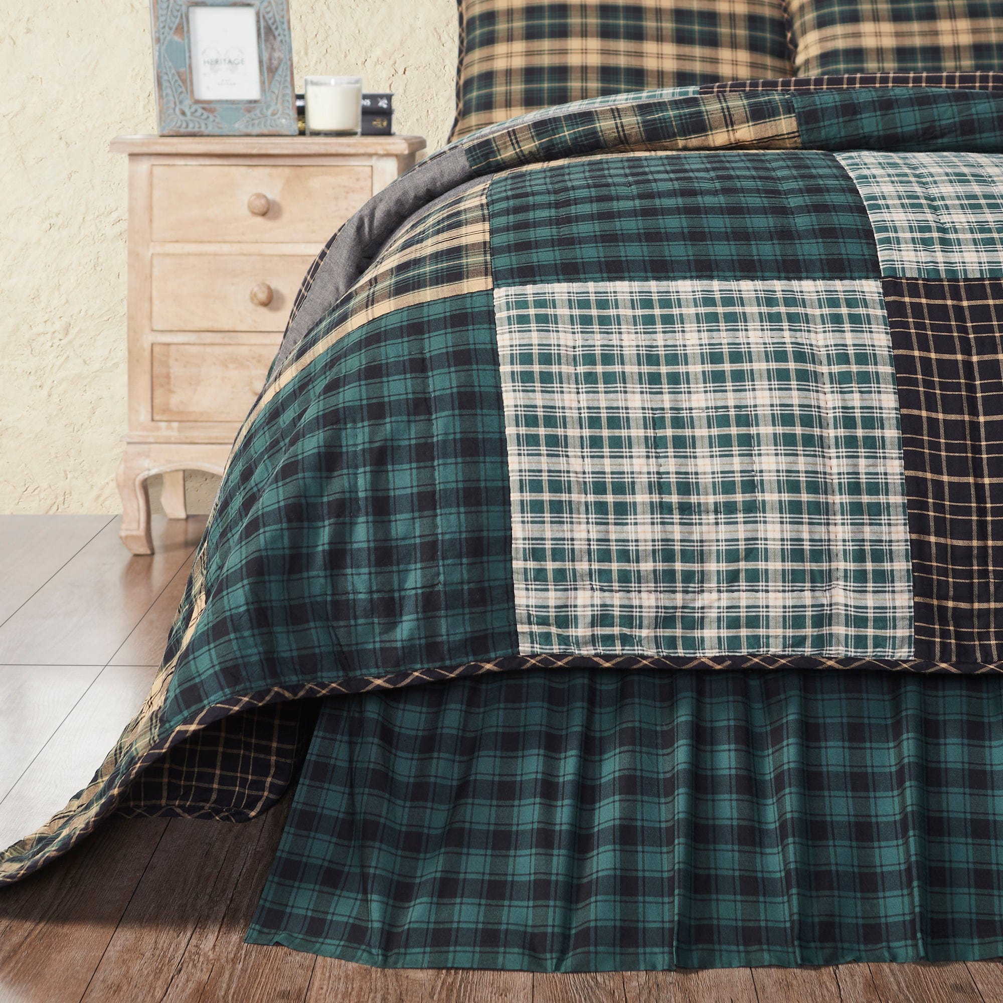 Pine Grove Bedskirt 16"