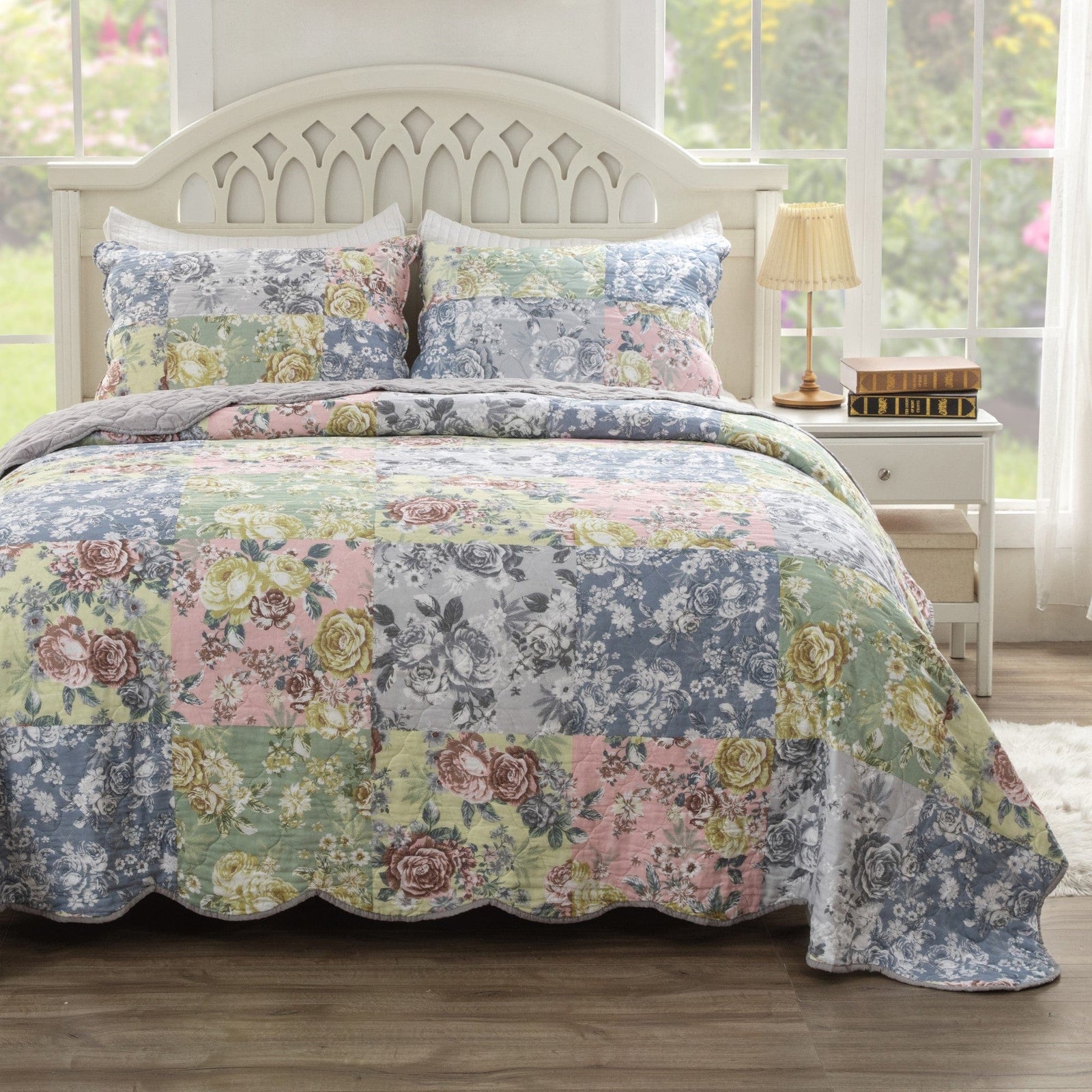Emma Floral Quilt Set