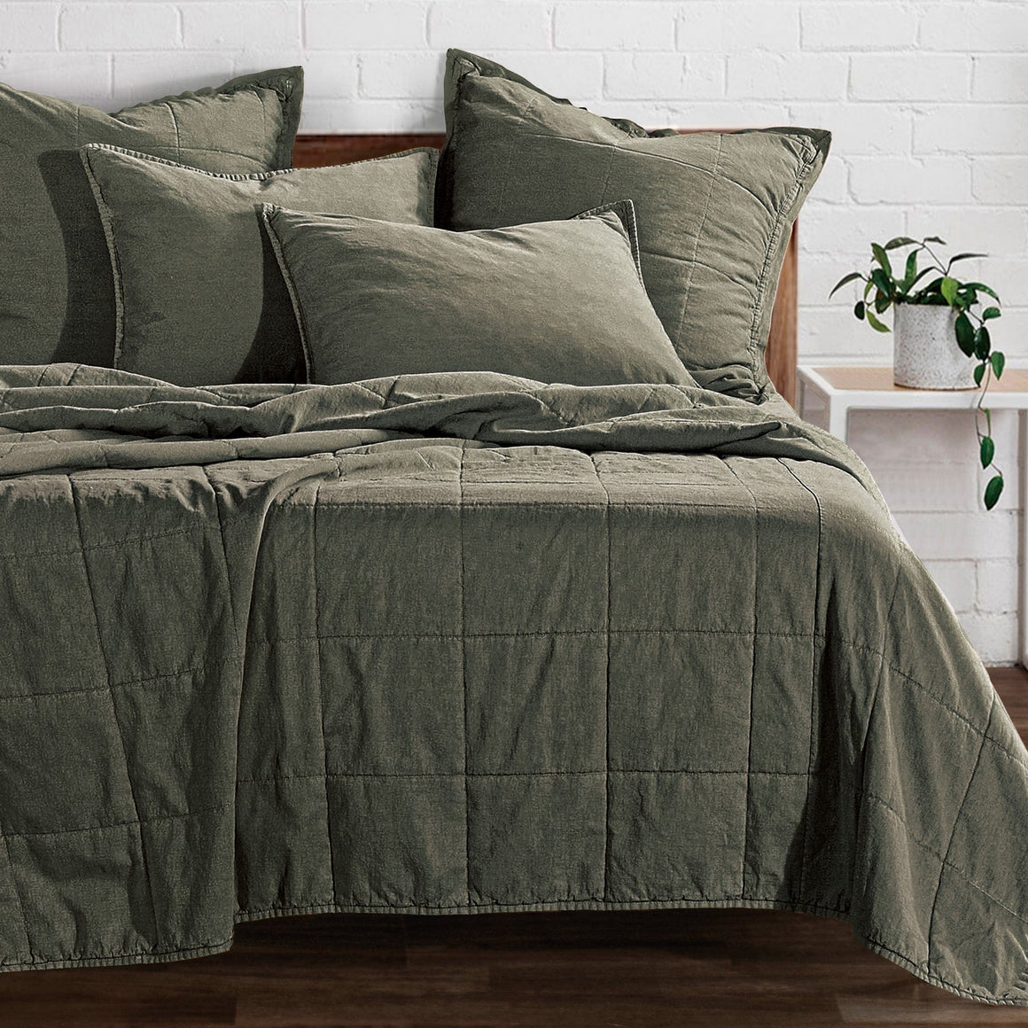 Stonewashed Garment Dyed Cotton Coverlet