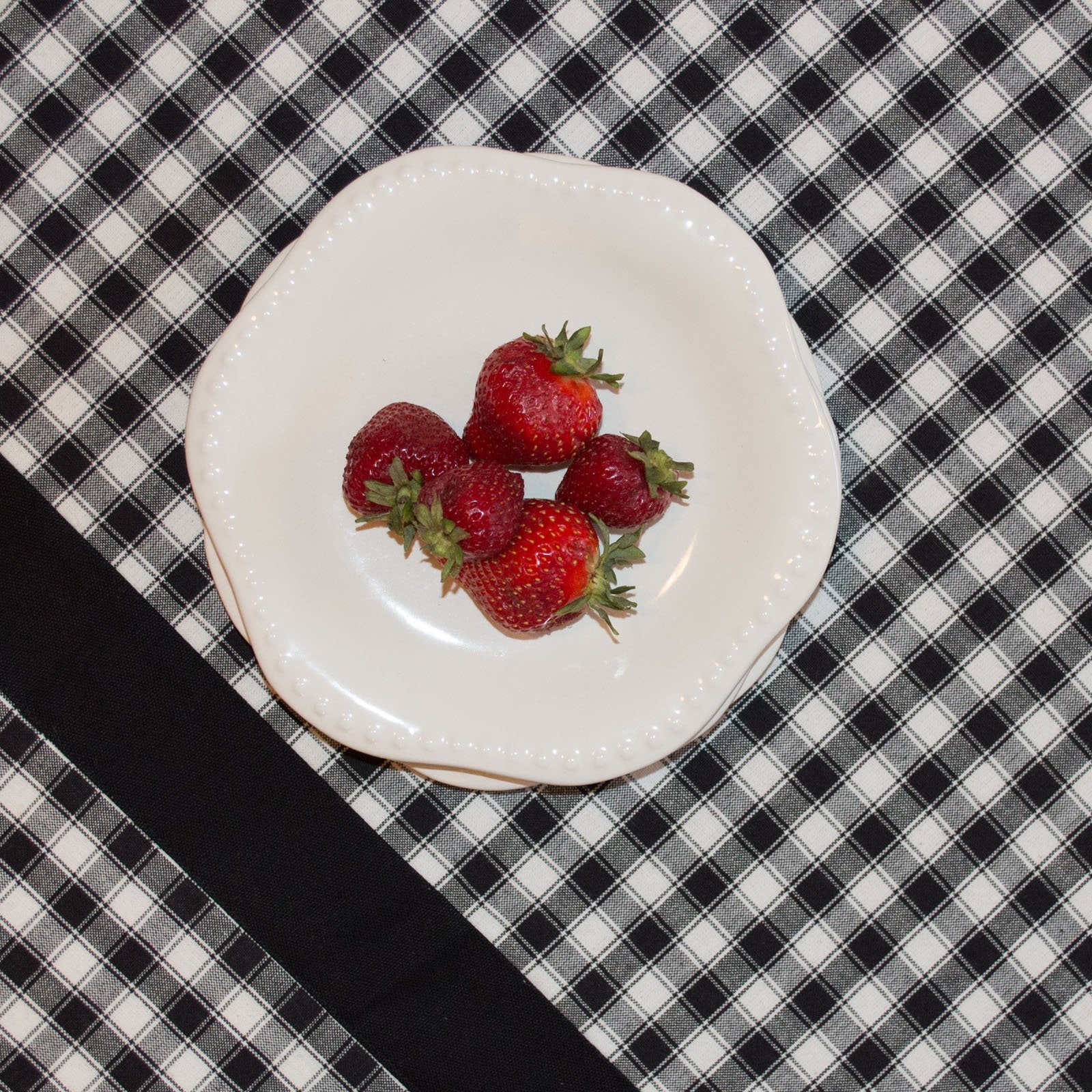 Farmhouse Check Tablecloth