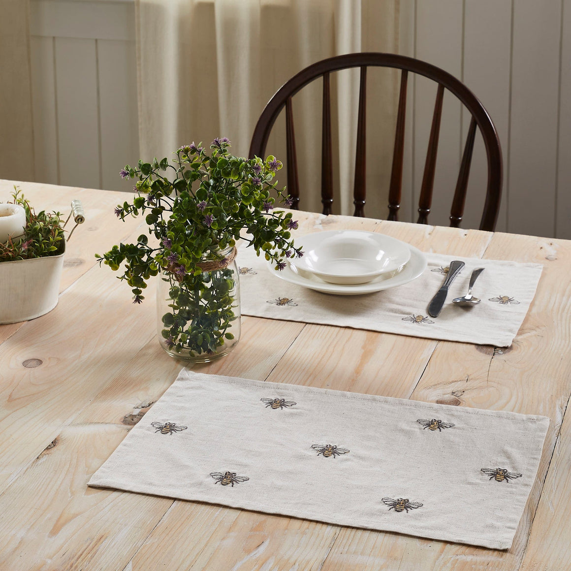 Embroidered Bee Placemat Set of 6