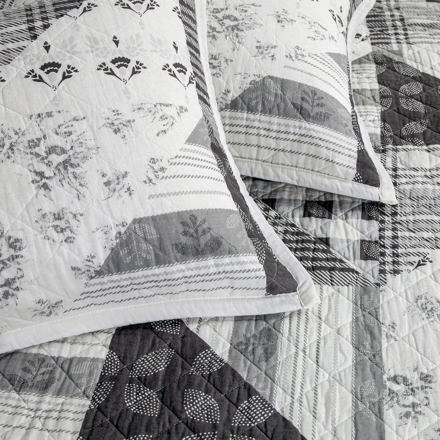 Prairie Reversible Quilt Set