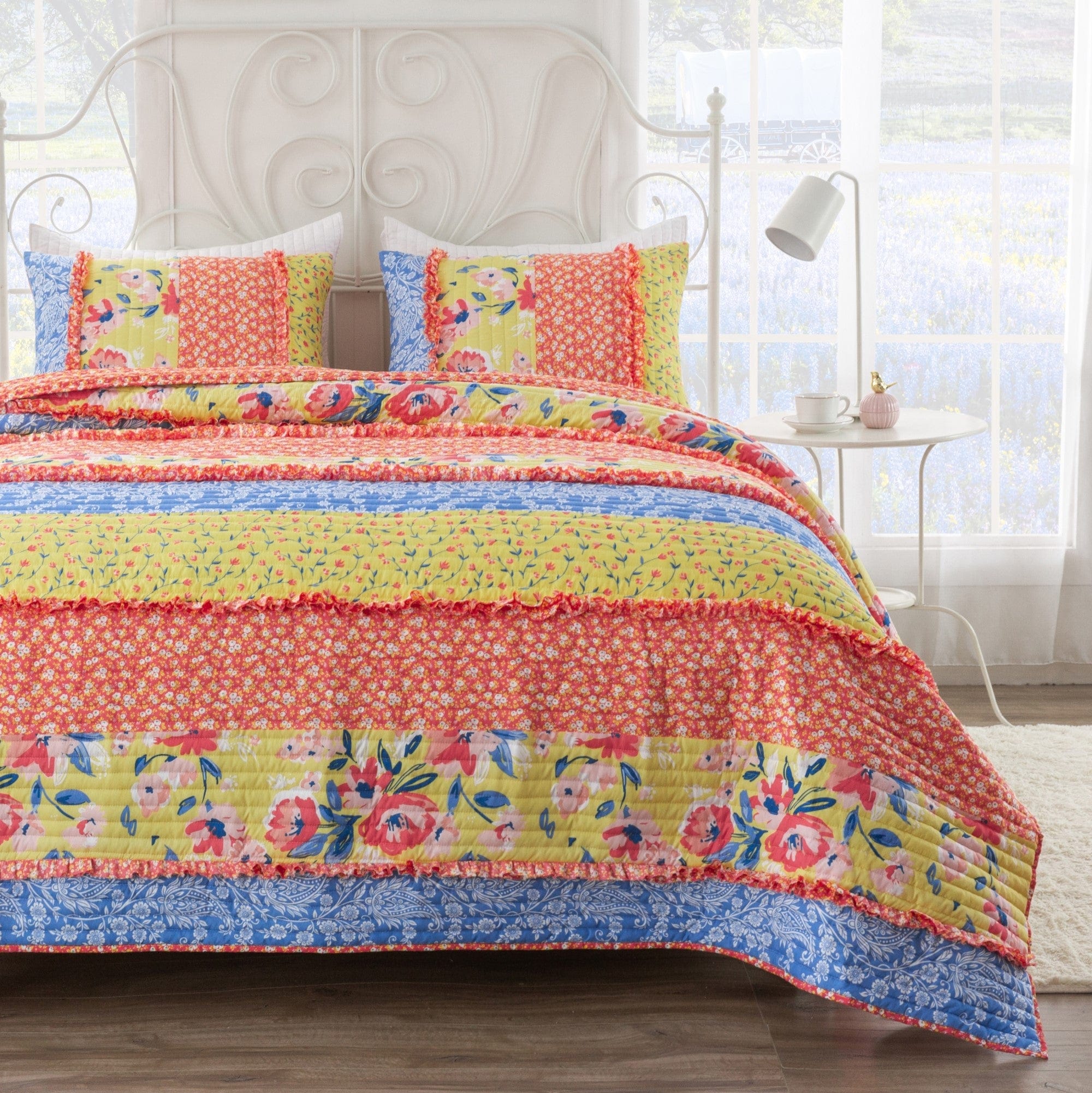 Skylar Calico Quilt Set