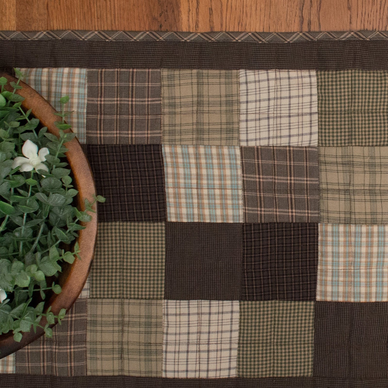 Summer Fieldstone Table Runner