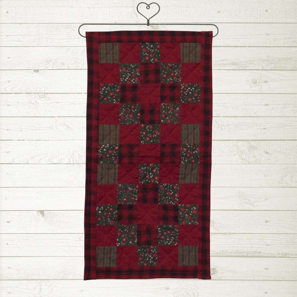 Winterberry Mini Runner