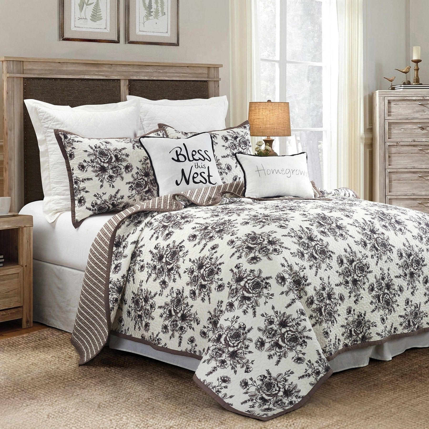 Lyla Floral Print Reversible Quilt Set