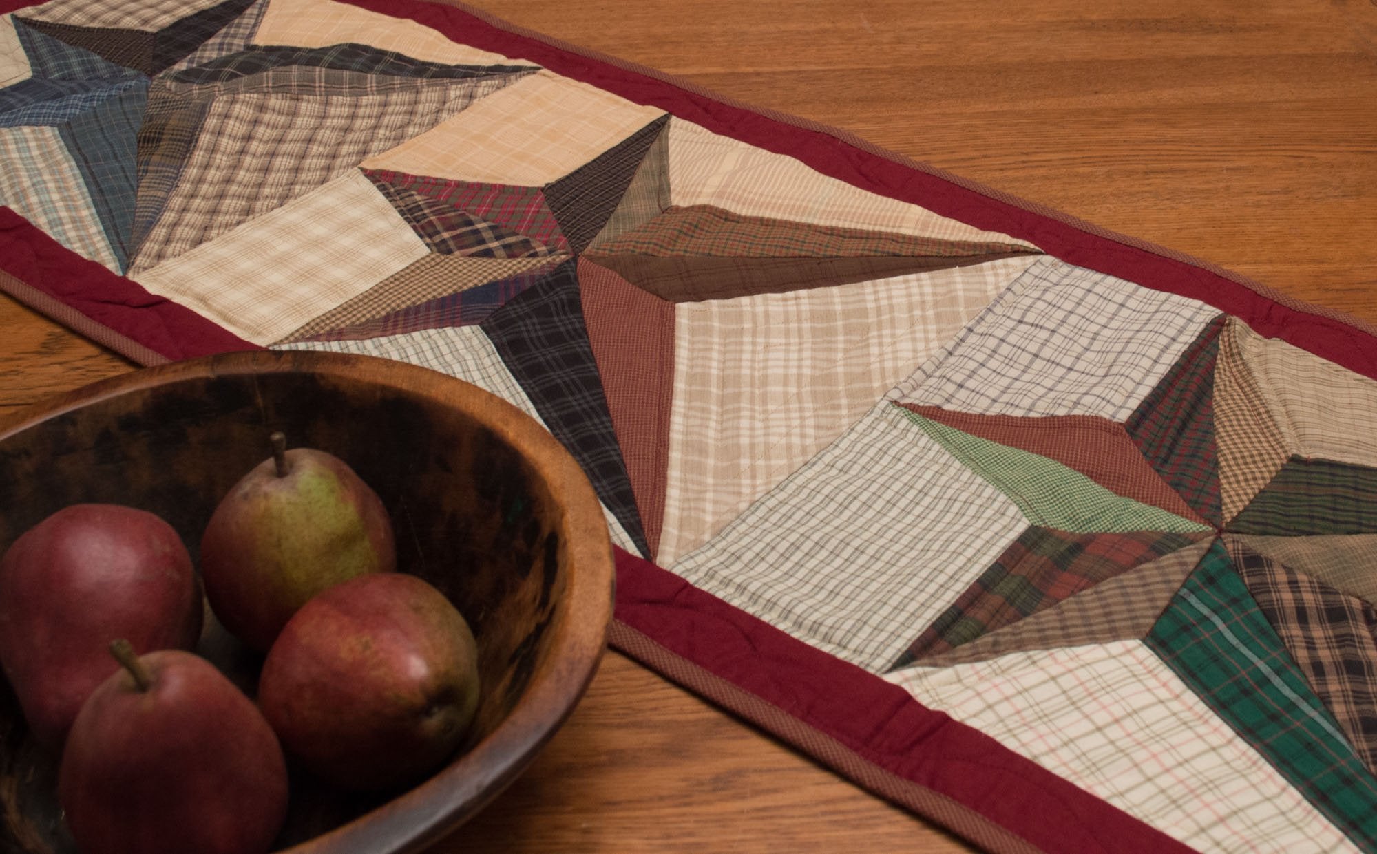 Scrappy Star Table Runner