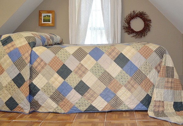 Cornflower Hand Quilted Bedspread Quilt